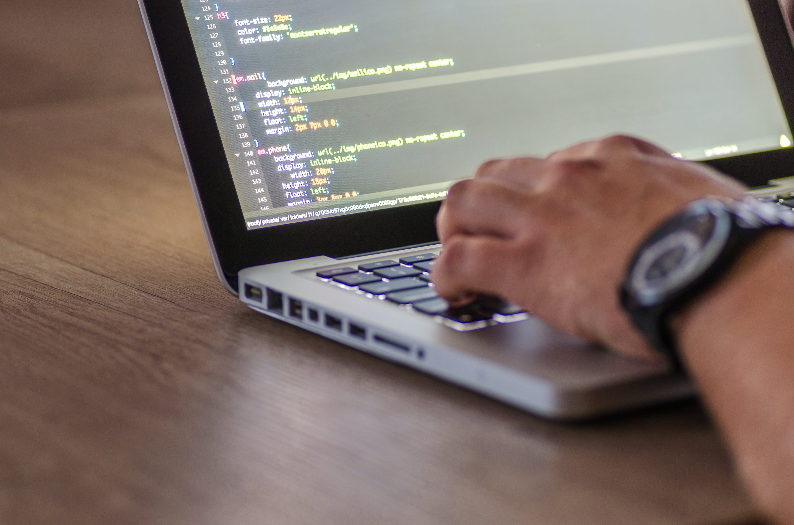 Desvendando o Processo de Desenvolvimento de Software: Um Guia Abrangente para Iniciantes e Profissionais